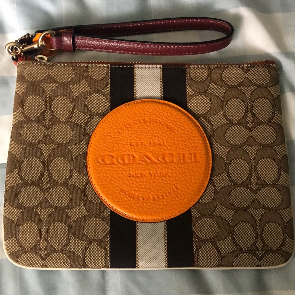 Coach Wristlet.Brand New with tag